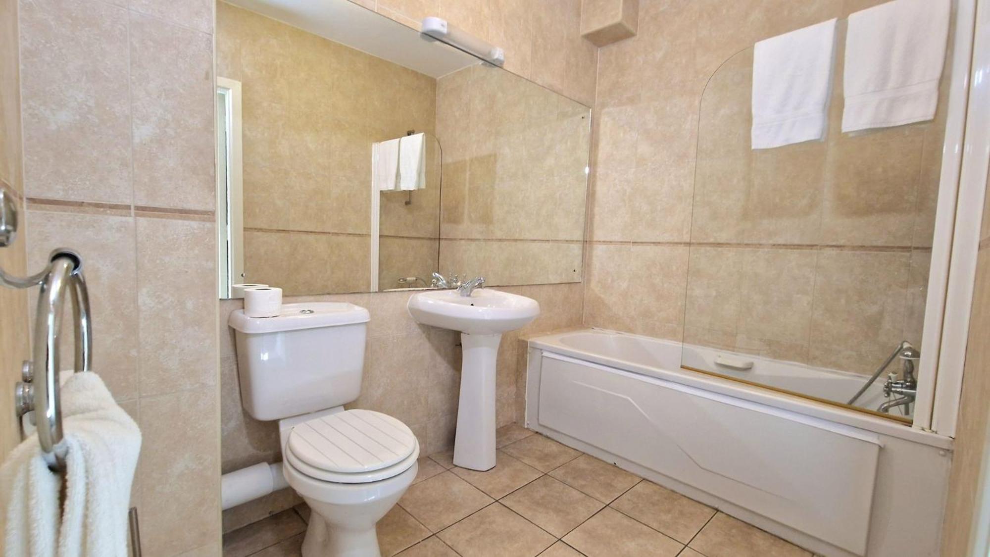Cosy Two Bedroom Apartment Galway Exterior foto